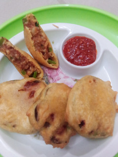 રિંગ ભજીયા (ring bhajiya recipe in Gujarati) રેસીપી મુખ્ય ફોટો