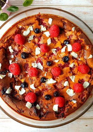 Une photo de Gâteau magique framboises chocolat blanc