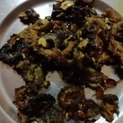 A picture of Karela chips.