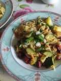 Noodles cu zucchini și chorizo