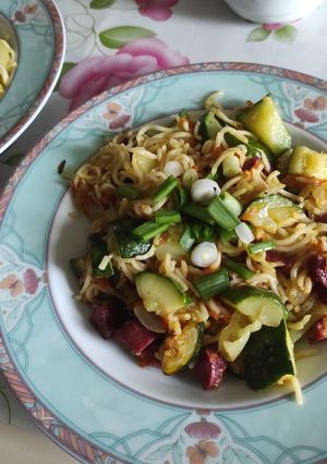 O poză a rețetei Noodles cu zucchini și chorizo.