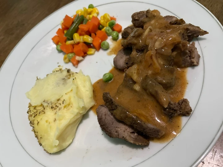 Cara Gampang Membikin Resep Steak with creamy bbq sauce yang Lezat Sekali Anti Ribet, Lezat