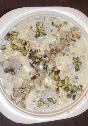 A picture of Sheer khurma.