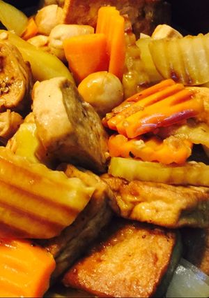 Hình của món Đậu hũ kho chay thập cẩm.