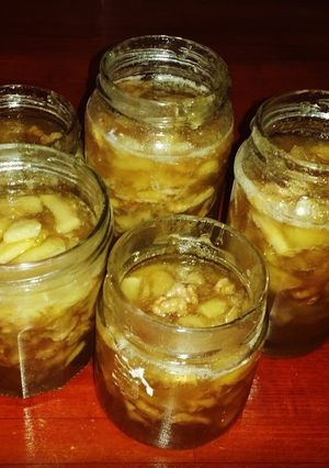 Une photo de Confiture Pomme et Noix