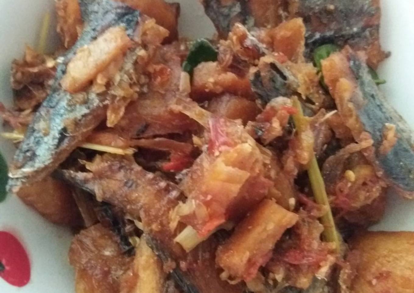 Ikan asin hiu pedas
