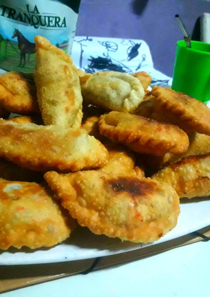 Una foto de Empanadas de carne fritas