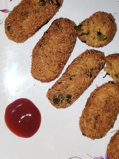 સેવ રોલ=(sev roll in gujarati) રેસીપી મુખ્ય ફોટો