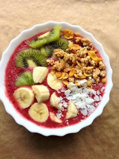 171.ஒரு மிகவும் பெர்ரி Smoothie பவுல் செய்முறை முக்கிய புகைப்படம்