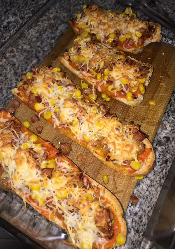Una foto de Panini de bacon y maíz