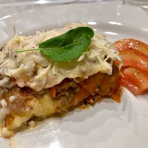 Lasagna para Pesaj (pascua judía) con matzá (pan ázimo)