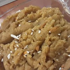 A picture of Sooji ka halwa.