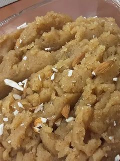 A picture of Sooji ka halwa.