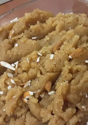 A picture of Sooji ka halwa.