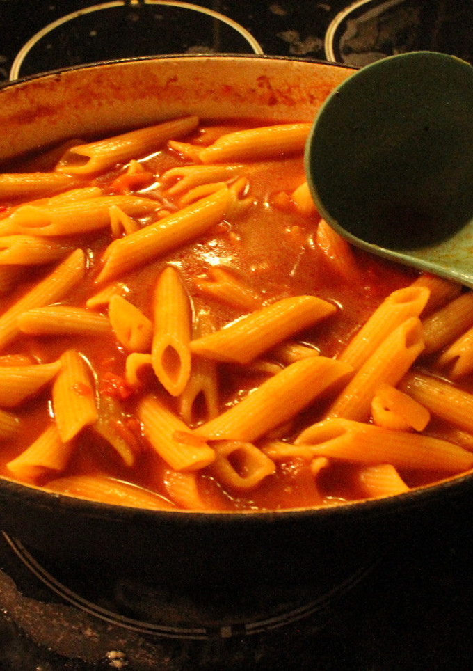 Una foto de Penne rigatta a la Peppeluí
