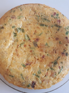 Una foto de Tortilla de patatas con chorizo