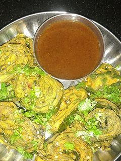 પાત્રા (Patra Recipe In Gujarati) રેસીપી મુખ્ય ફોટો