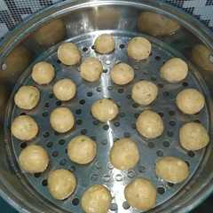 A picture of 4. Bola-bola Tempe Di Kukus.