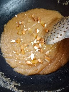 सूजी का हलवा रेसिपी मुख्य फोटो
