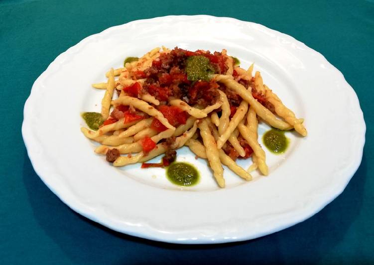 How to Make Favorite Trofie salsiccia, pomodorini e gocce di pesto