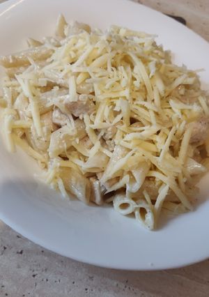 O poză a rețetei Paste cu pui și sos de smântână.