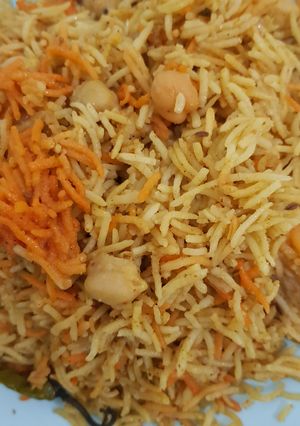 A picture of Chana pulao.