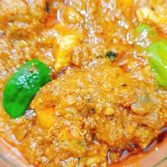 A picture of Mughlai chicken handi.