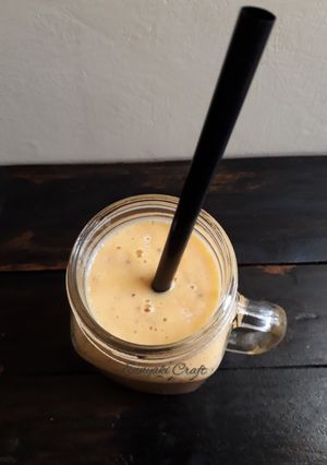 A picture of Mango Banana Smoothie.