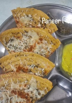 A picture of Paneer Besan Chilla.