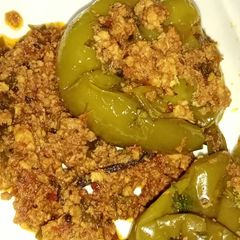 A picture of Stuffed shimla mirch qeema.