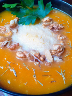 Una foto de Sopa Crema de Calabaza al Romero con Nuez