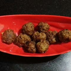 A picture of Roasted keema balls.