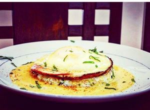 Una foto de Huevos Benedict