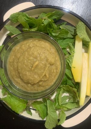 A picture of Mango Pudina Chutney.