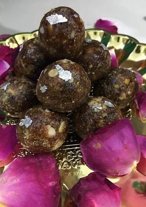 A picture of ♥♣♥ Dates & Dry Fruit Ladoo♥♣♥.