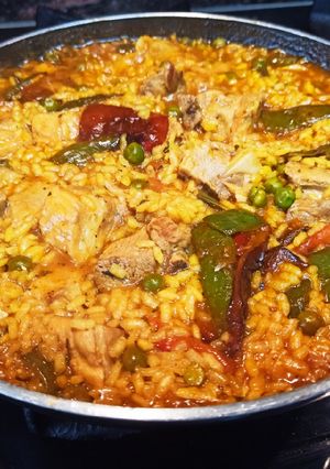 Una foto de Arroz con costillejas, judías verdes y guisantes