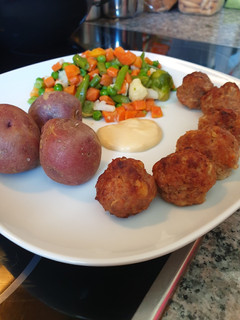Una foto de Albóndigas con papas antiguas de Canarias