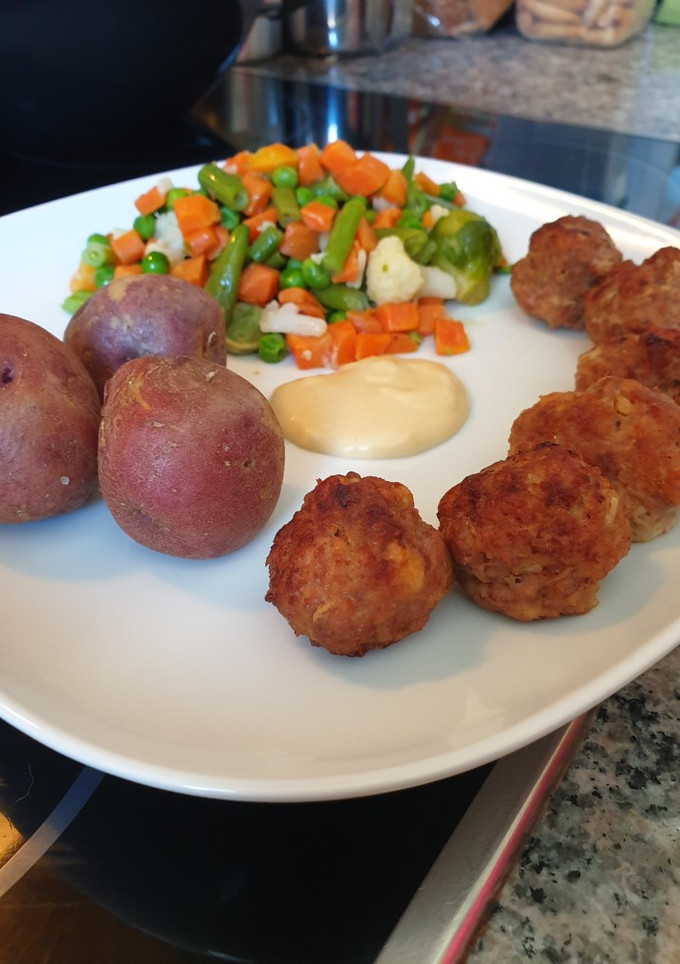 Una foto de Albóndigas con papas antiguas de Canarias