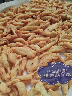Foto resep Kue bawang khas Padang. Empuk banget, renyah!! Simple! Jadul!