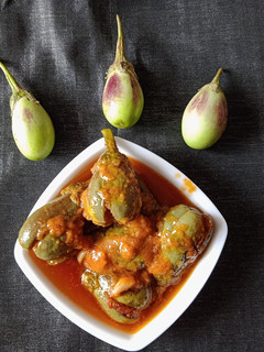 ભરેલા રીંગણા (Bharela Ringan Recipe In Gujarati) રેસીપી મુખ્ય ફોટો