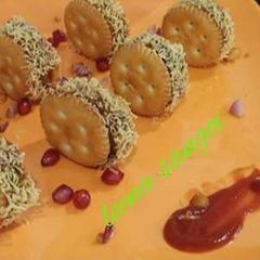 A picture of Dabeli biscuit sandwich.
