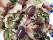 Una foto de ensalada de escabeche