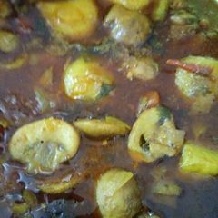 A picture of Potato mushroom curry.