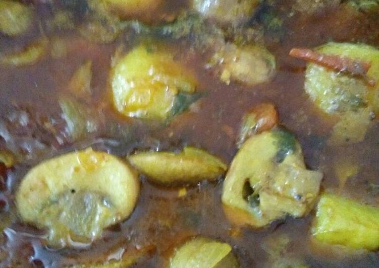 Potato mushroom curry