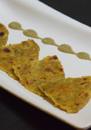 ধনিয়া থেপলা(dhania thepla recipe in Bengali) রেসিপির প্রধান ছবি