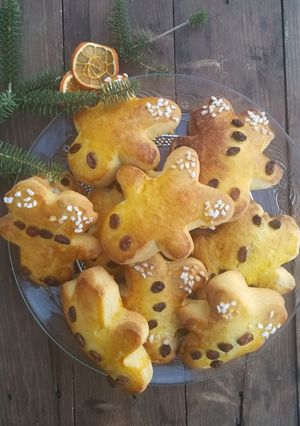 Une photo de Recette Männele ou Manalas :Brioche en forme de bonhomme