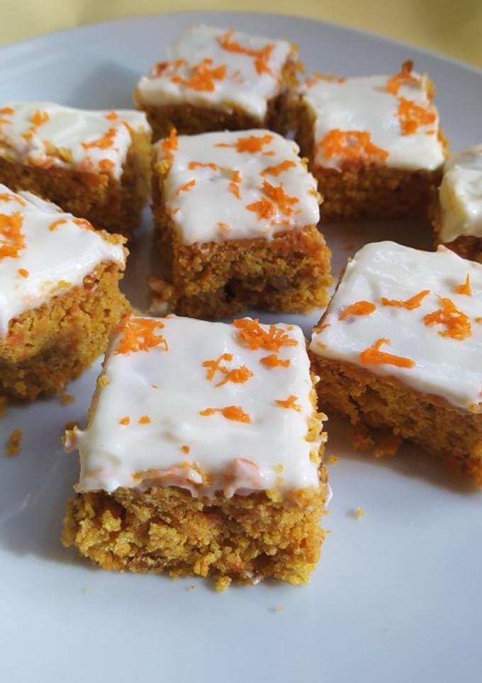 Una foto de Cuadrados Carrot Cake / Zanahoria & Avena