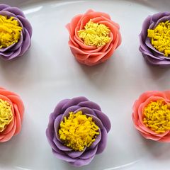 A picture of Bing Pi (Snow Skin) Peony Mooncake (冰皮牡丹月餅).