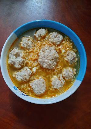 รูปของ บะหมี่กึ่งฯต้มยำหมูก้อน