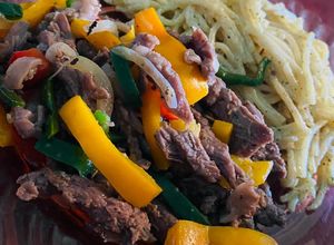 Una foto de Parrillada con espagetti a las finas hierbas